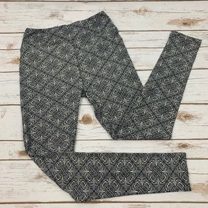 LuLaRoe | Black And Cream Geometric Print Leggings